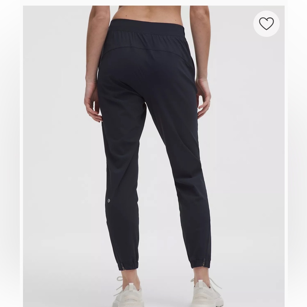 Lululemon Women’s Black Jogger Pants Size 14 Athleisure - Picture 3 of 9